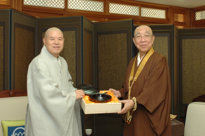 2010.11.18_한일교류협회 회장 예방 (25)